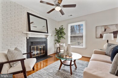 8506 Cherry Heights Ct, Springfield, VA 22153 - photo 5