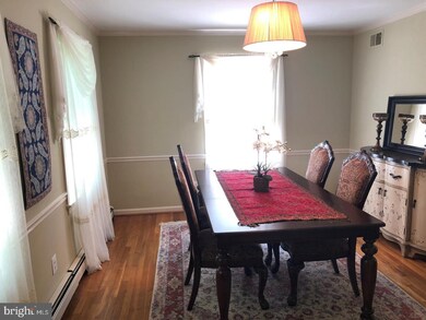 8512 Horseshoe Ln, Potomac, MD 20854 - photo 6