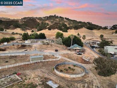 4161 Leon Dr, Clayton, CA 94517 - photo 4