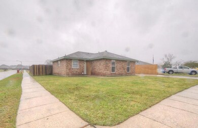 2764 Bayou Lours Ct, Marrero, LA 70072 - photo 3