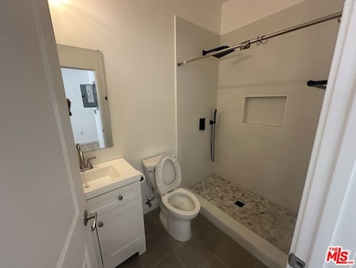 2 S Windsor Blvd, Los Angeles, CA 90004 - photo 6