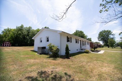 308 Blue Ribbon Pkwy, Shelbyville, TN 37160 - photo 3