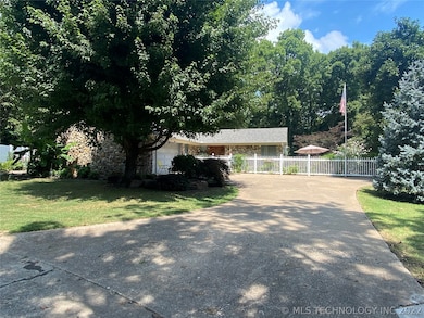 2352 London Ln, Bartlesville, OK 74006 - photo 2