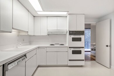 Wellesley Green Condominiums unit 303, Wellesley, MA 02482 - photo 7