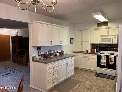 Kitchen 4