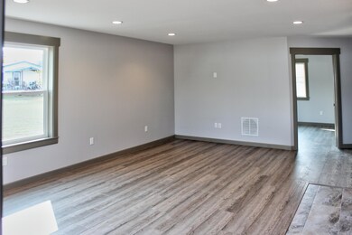 907 13th Living