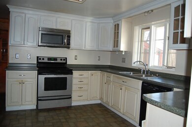 668 Upper Straw Rd, Contoocook, NH 03229 - photo 2