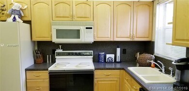 8515 Old Country Manor unit 420, Davie, FL 33328 - photo 7