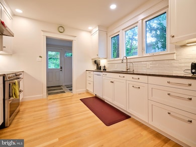 119 Washington Grove Ln, Gaithersburg, MD 20877 - photo 4