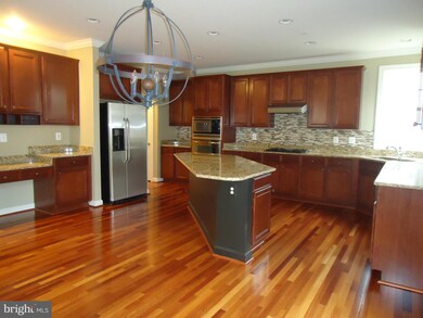 15519 Sir Edwards Dr, Upper Marlboro, MD 20772 - photo 2