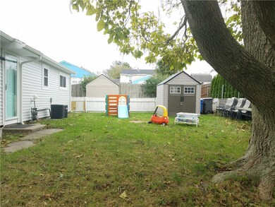 7 Bristol Rd unit A, Middletown, RI 02842 - photo 3