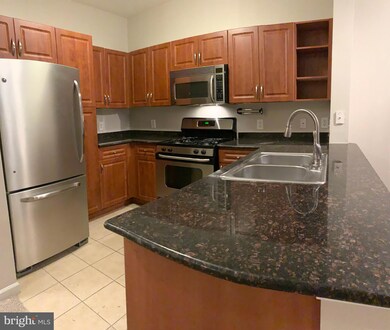 12917 Centre Park Cir unit 212, Herndon, VA 20171 - photo 4