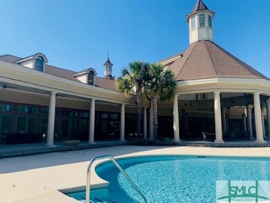 Community Pool & Amenities