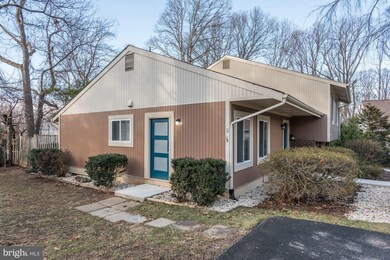 406 Troy Ct SE, Vienna, VA 22180 - photo 2