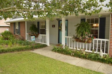 3392 Holt Cir, Pensacola, FL 32526 - photo 2