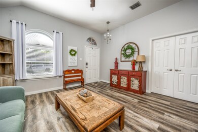 1719 Falcon Dr, Corinth, TX 76210 - photo 4