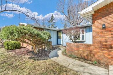 208 E Mchenry St, Urbana, IL 61801 - photo 3