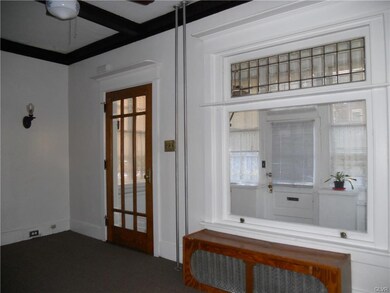 9 Light Full View Oak Entry & Sun Room View Thru L