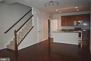 2992 Rittenhouse Cir unit 21, Fairfax, VA 22031 - photo 2