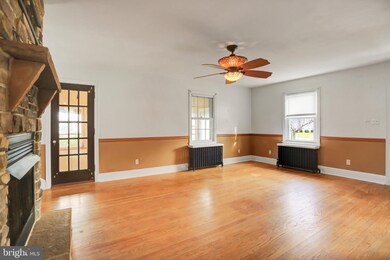 312 N Grant St, Waynesboro, PA 17268 - photo 6