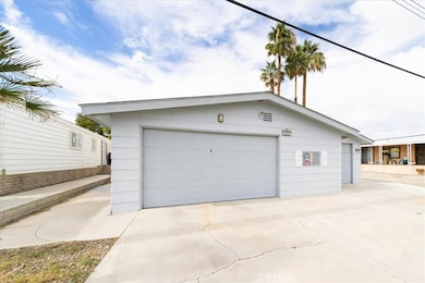 32617 Chiricahua Dr, Thousand Palms, CA 92276 - photo 6