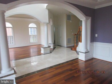 5858 Glen Forest Dr, Falls Church, VA 22041 - photo 7