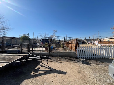 411 Rose Ave, Taft, CA 93268 - photo 5