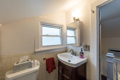 930 N Capitol Ave, Lansing, MI 48906 - photo 7