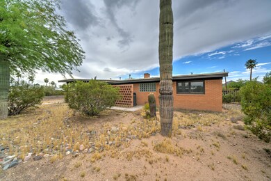5510 N Buena Terra-3