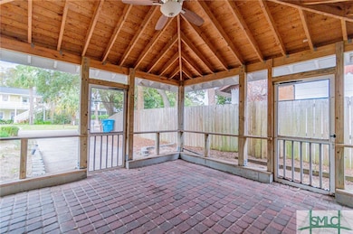 Screen front porch