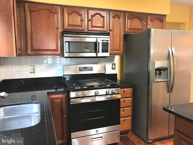 905 Rosey Bill Dr, Upper Marlboro, MD 20774 - photo 2