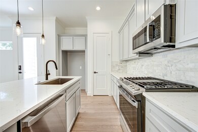 221 Frawley St, Houston, TX 77009 - photo 6