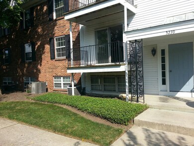 5239 Portland #204 - Balcony