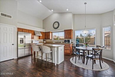 BRIGHT KITCHEN!
