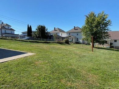743 Dunmore St, Throop, PA 18512 - photo 3