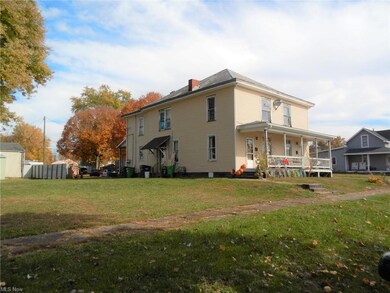 524 Locust St, Coshocton, OH 43812 - photo 5