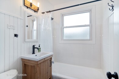 2201 Flicker Ln, Rolling Meadows, IL 60008 - photo 2