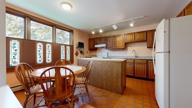 9 Stonehedge Dr, South Burlington, VT 05403 - photo 5