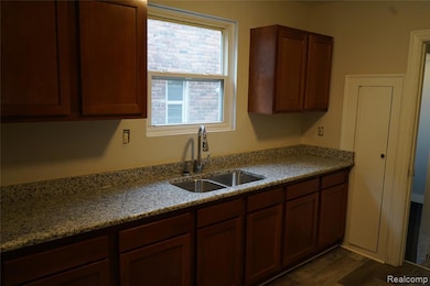 7010 Thatcher St, Detroit, MI 48221 - photo 2