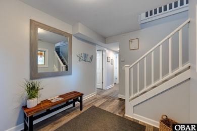 ENTRY FOYER