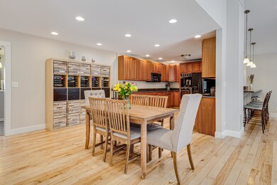 827 S Euclid Ave, Elmhurst, IL 60126 - photo 7