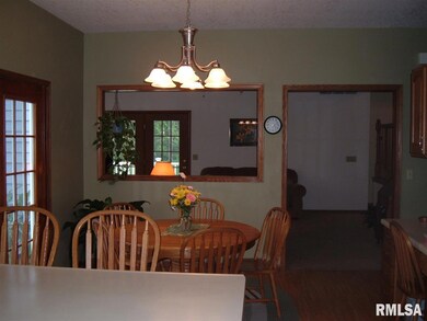 1006 Emerald Woods Ct, Davenport, IA 52806 - photo 5