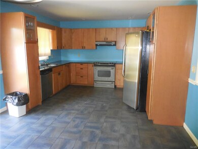 509 Hilldale Dr, Bath, PA 18014 - photo 4