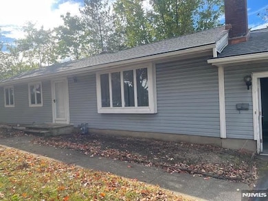 186 Cleenput Terrace, Paramus, NJ 07652 - photo 2