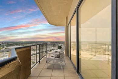 The Bristol unit 2301, Houston, TX 77056 - photo 2