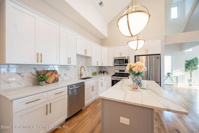 (3) Kitchen