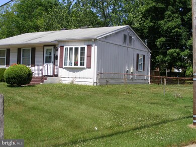 9307 Fontana Dr, Lanham, MD 20706 - photo 2