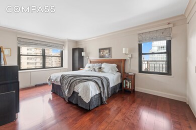 Lincoln Towers unit 25M, New York, NY 10023 - photo 5