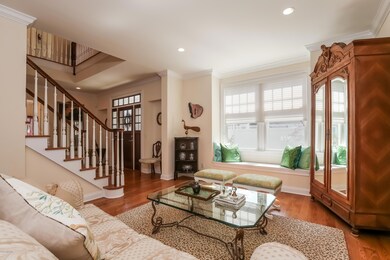 009-Living_Room-2630544-large