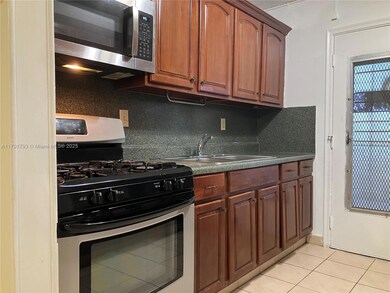 20275 NE 2nd Ave unit 16, Miami, FL 33179 - photo 4